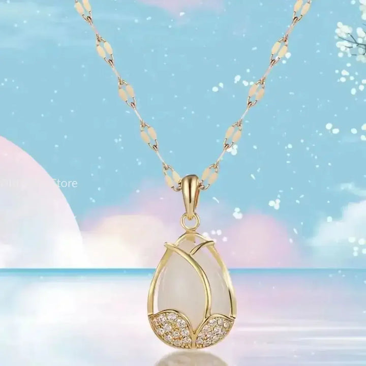 Elegant Pink Crystal and Gold Pendant Necklace