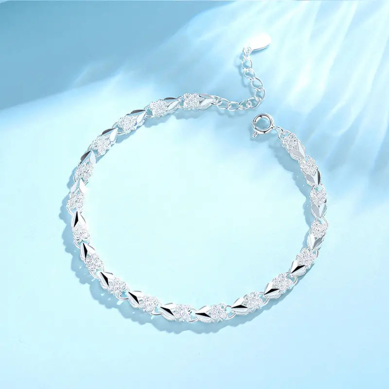 Agnès™ – Delicate Luminous Bracelet for Everyday Elegance